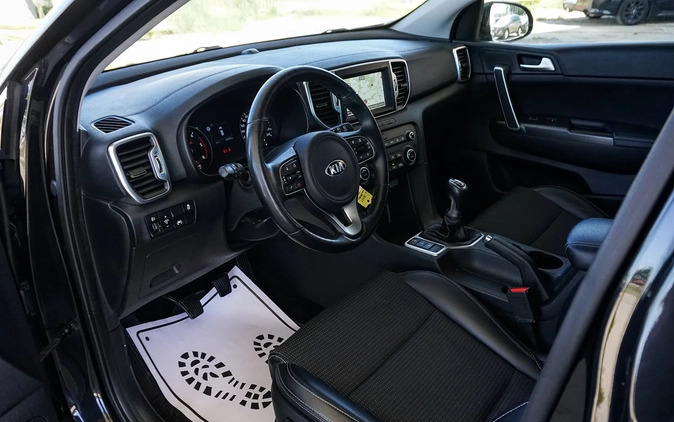 Kia Sportage cena 68800 przebieg: 126000, rok produkcji 2017 z Cieszyn małe 781